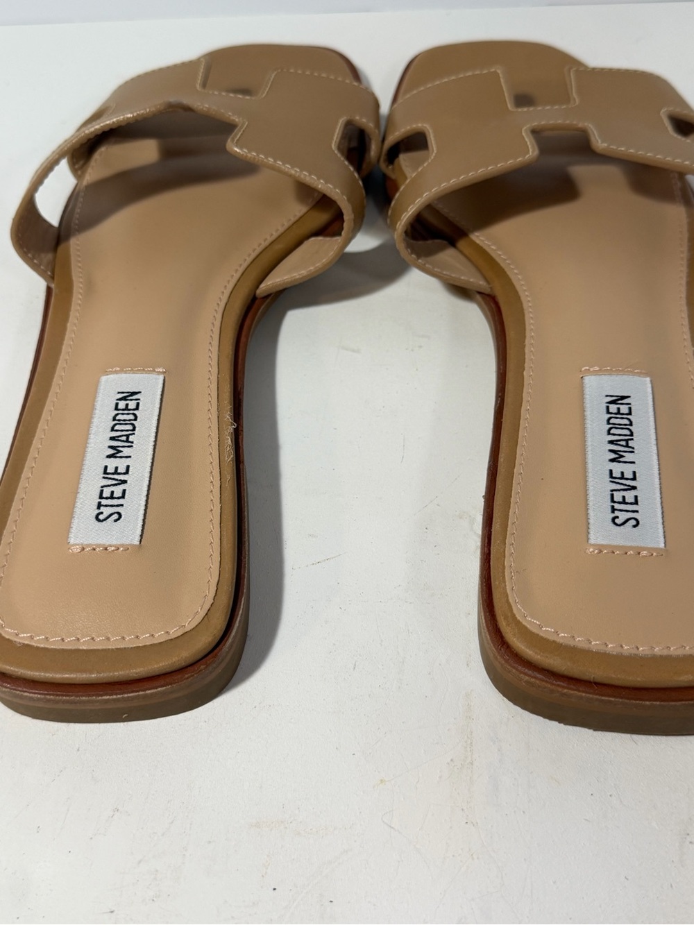 Steve Madden Tan H-Cut Slip-On Mules - Picture 5 of 5